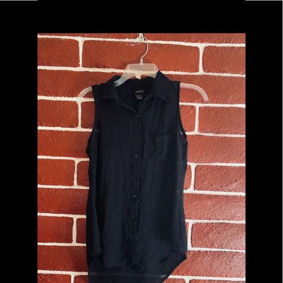 Black Button Up Collar No Sleeve Top - Picture 1 of 3